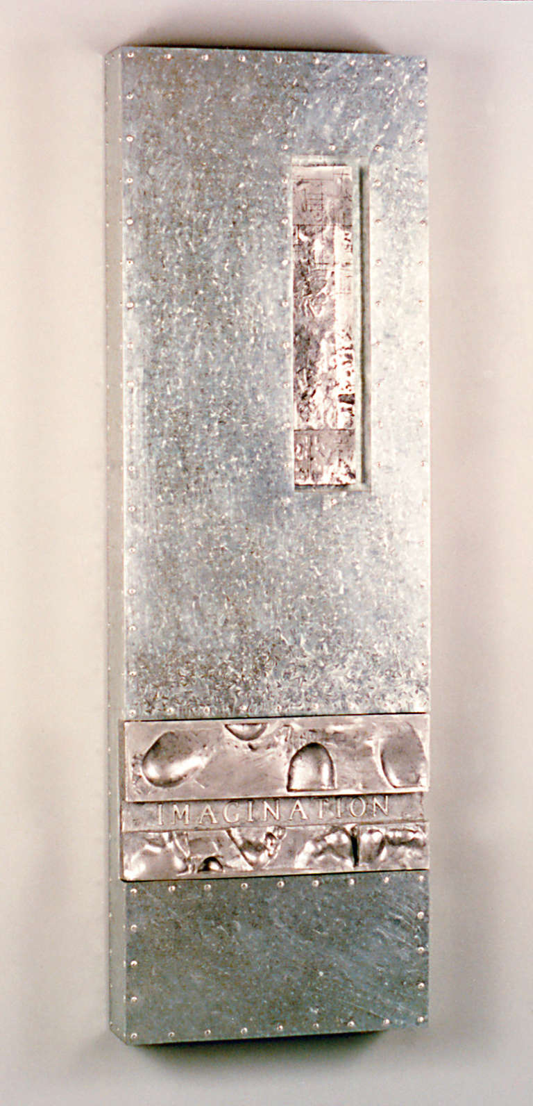 Imaginación © 1997. Aluminio fundido, acero galvanizado 122 x 39,5 x 9,5 cm